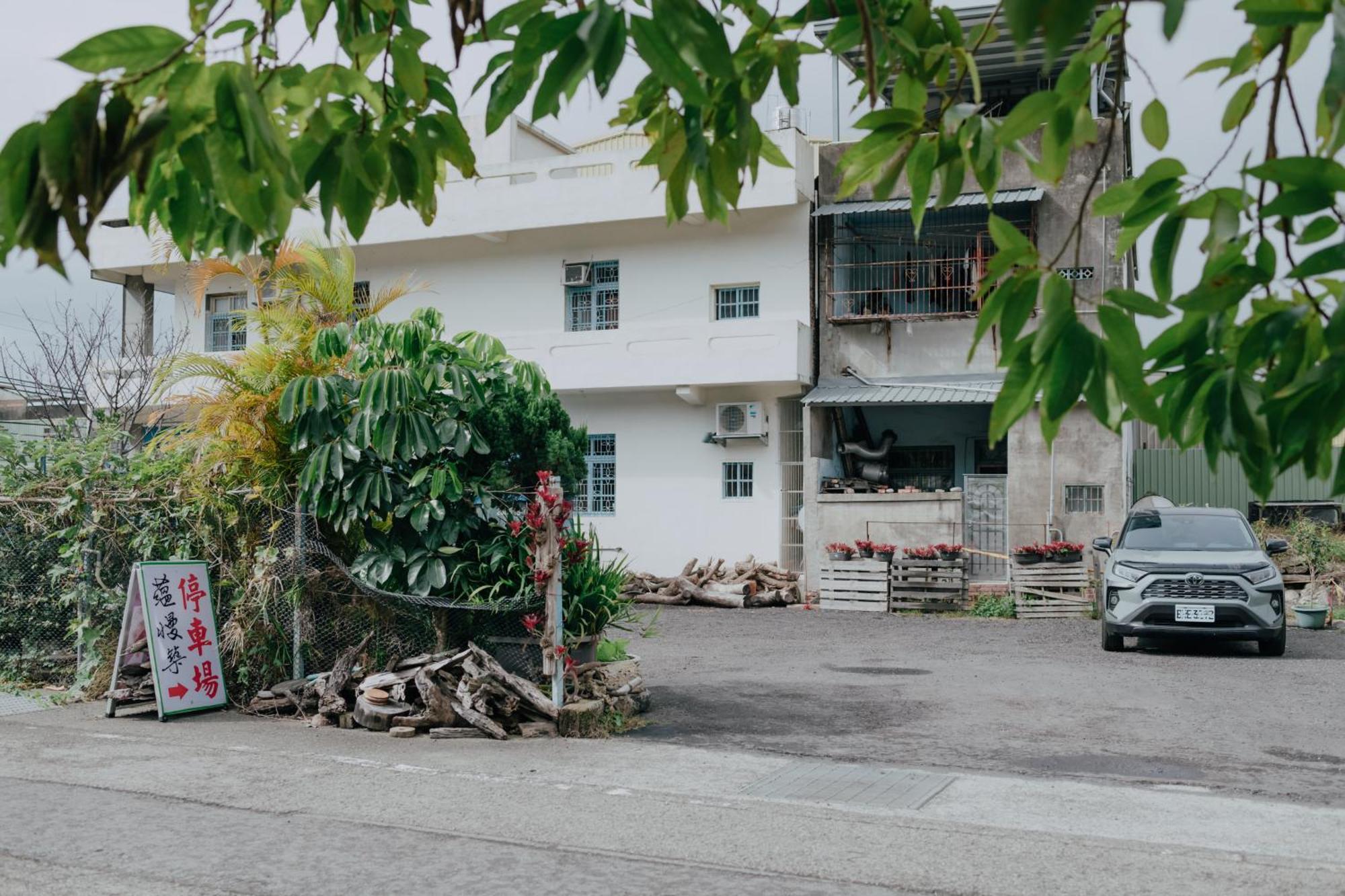 Gongguan 蘊慢築 茶花藝主題民宿 Yun Man Zhu Homestay מראה חיצוני תמונה